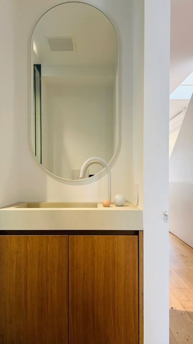 #fixtures #torontohouses #minimaldesign #moderndesign #modernfixtures #constructionmanagement #projectmanagement #victorianrenovation #arcdaily #shower #showerdesign #bathroomdesign #vanity #vanitydecor #millwork #millworkdesign