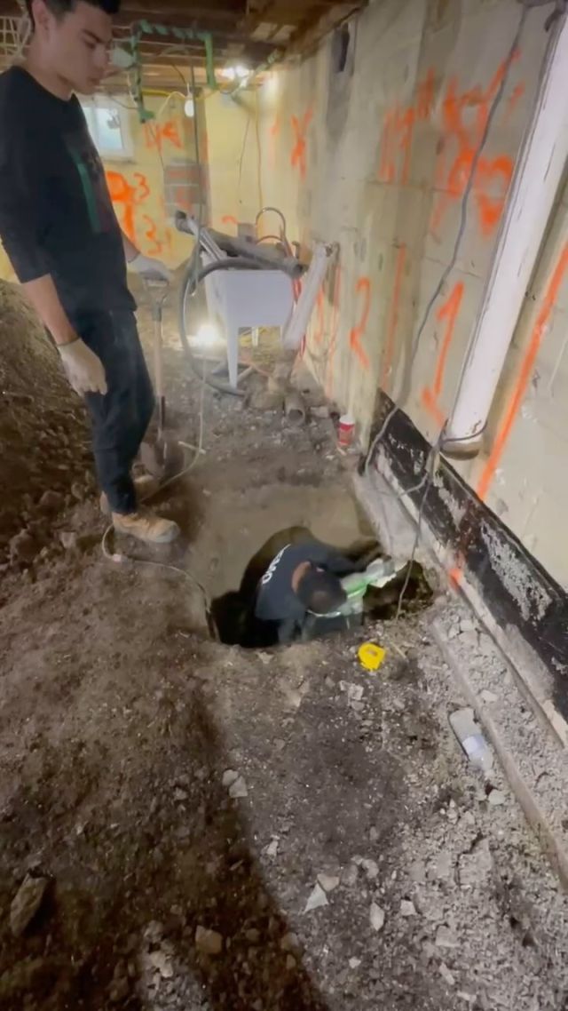 #basements #rénovation #constructionlife #torontohouse #manpower #digging #constructionmanagement #management #refresh #fridayvibes #torontohouses #torontohome #dance #gone